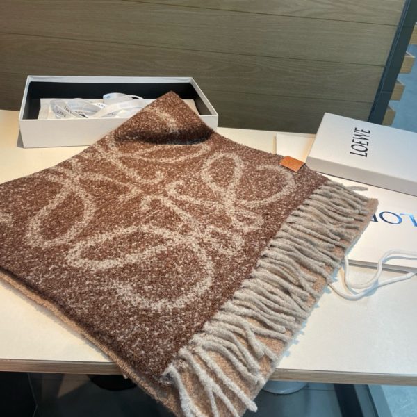 【Loewe】Khăn lông cừu hai mặt đen trắng