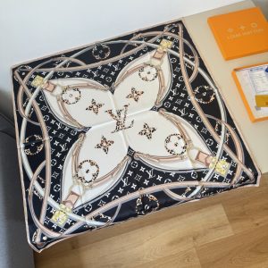 Chiếc khăn lụa mới nhất của LV - Takashi Murakami