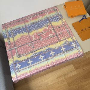 Chiếc khăn lụa mới nhất của LV - Takashi Murakami