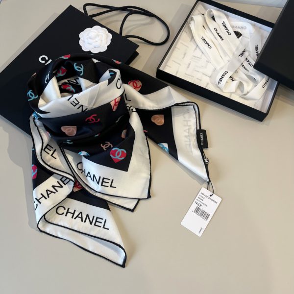 Chanel Bow khăn vuông
