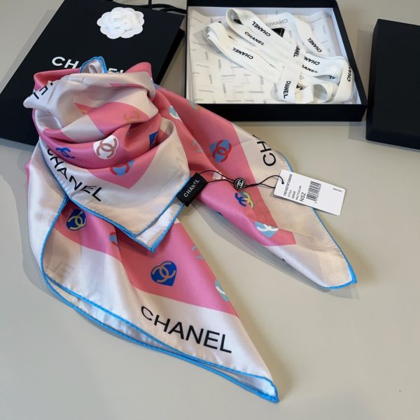 Chanel Bow khăn vuông