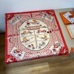 Chanel chuỗi vuông khăn (Loại xe mới)