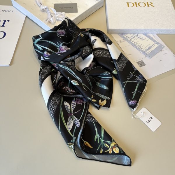 Dior cổ điển in vuông khăn