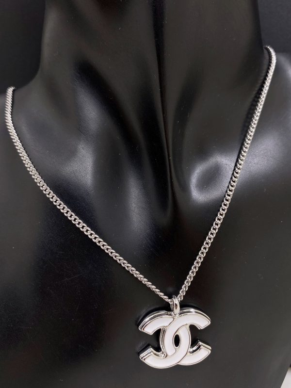 Trang sức vòng cổ Chanel