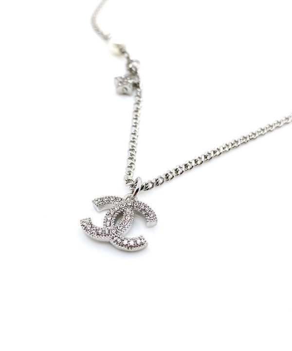 Trang sức vòng cổ Chanel