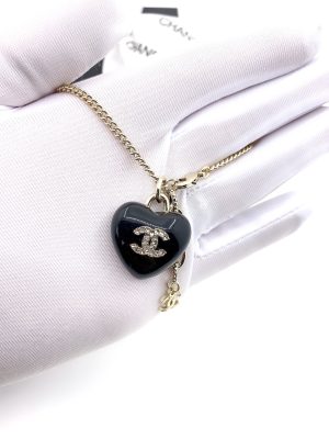 Trang sức vòng cổ Chanel