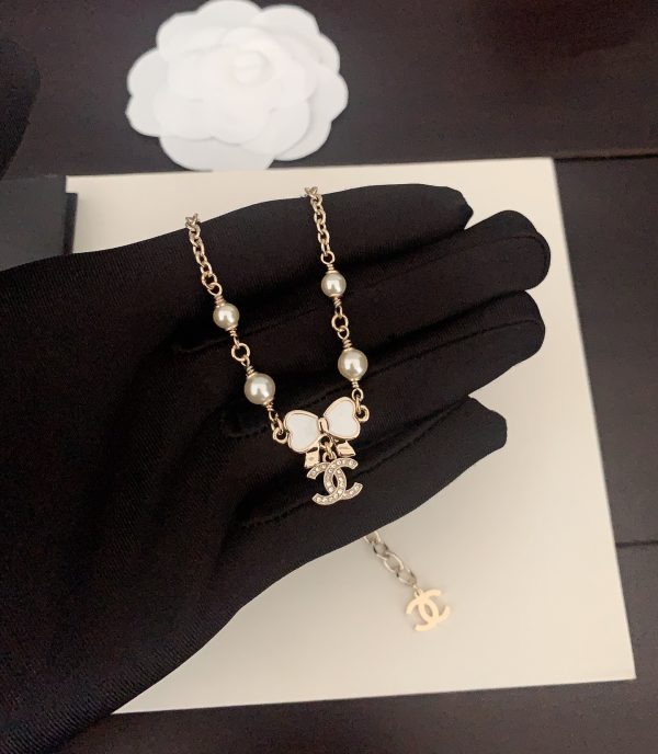 Trang sức vòng cổ Chanel
