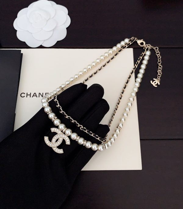 Trang sức vòng cổ Chanel