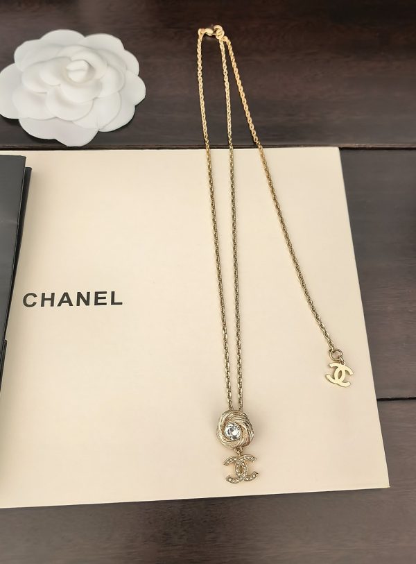 Trang sức vòng cổ Chanel