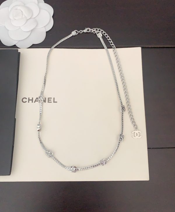 Trang sức vòng cổ Chanel