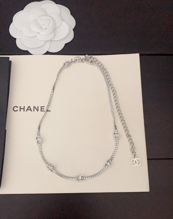 Trang sức vòng cổ Chanel