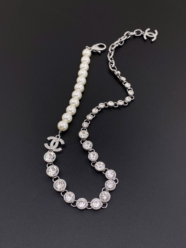 Trang sức vòng cổ Chanel