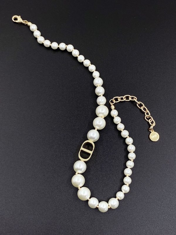 Trang sức vòng cổ Chanel