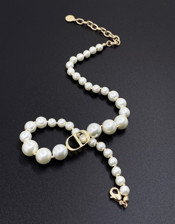Trang sức vòng cổ Chanel