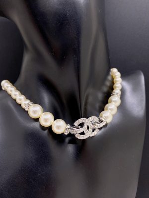 Trang sức vòng cổ Chanel
