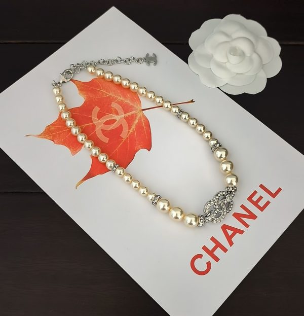 Trang sức vòng cổ Chanel