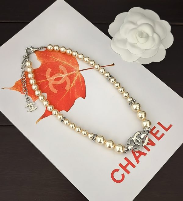 Trang sức vòng cổ Chanel