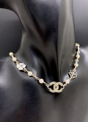 Trang sức vòng cổ Chanel