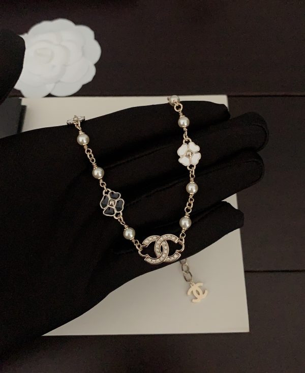 Trang sức vòng cổ Chanel
