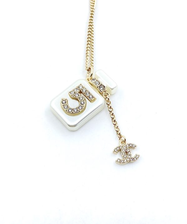 Trang sức vòng cổ Chanel
