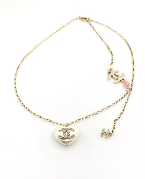Trang sức vòng cổ Chanel