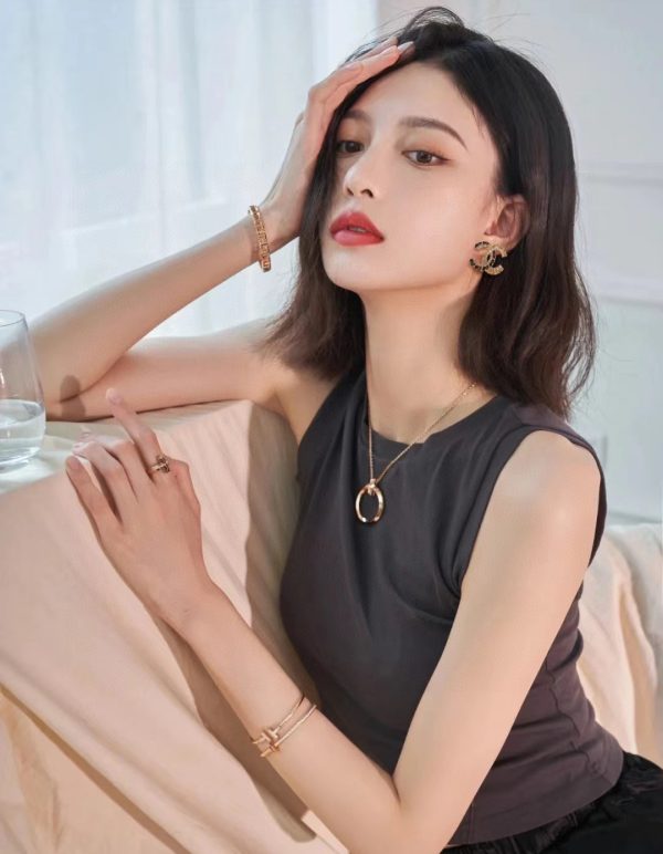 Chanel Swarot màu kim cương màu ngọc trai thư stud bông tai